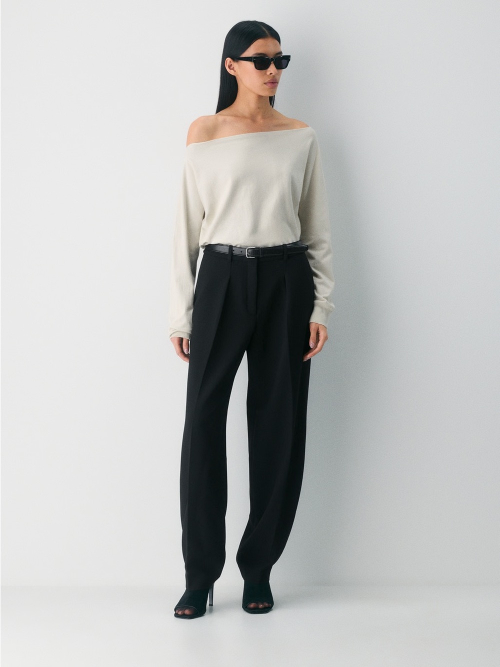 ARITZIA BABATON INSPIRATION SWEATER SIZE XL OFF THE SHOULDER BEIGE CREAM
